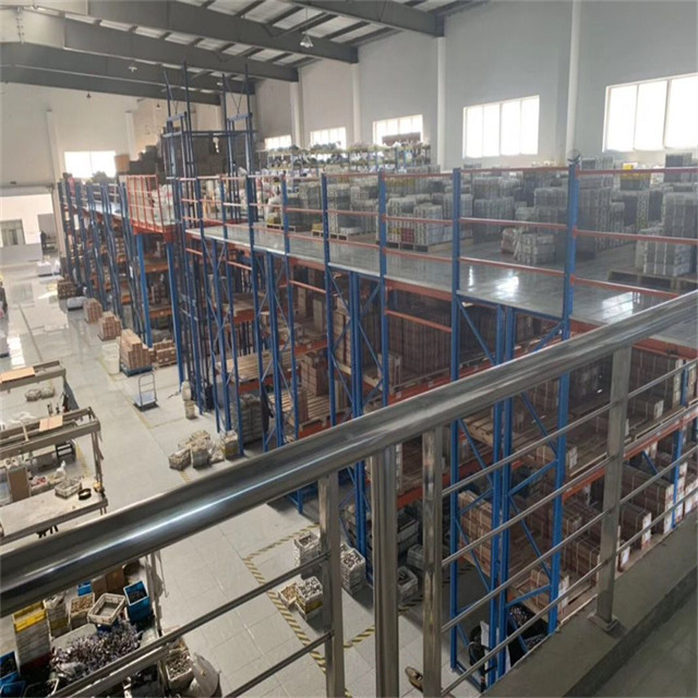 Plataforma de trabajo de gran altura Estante de almacén de servicio pesado Estante intermedio de almacenamiento de China